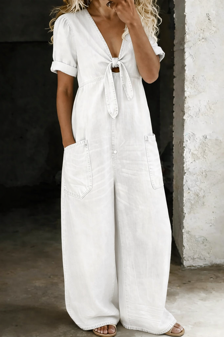 Maya | Short dress with short sleeves and V neckline
