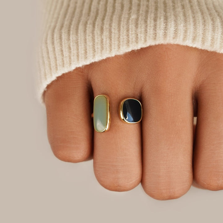 Embrace Ring with Aquamarine
