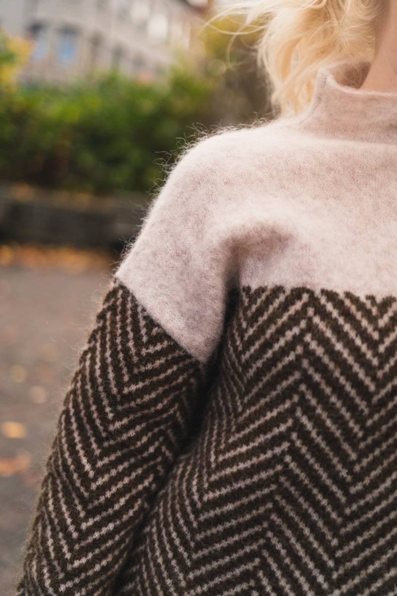 Women’s Herringbone Colour-Block Roll-Neck Jumper